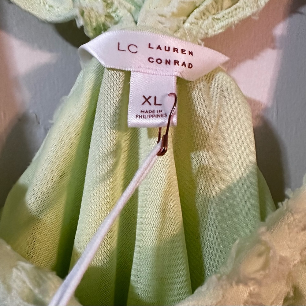 ❤️ $10 Flash Sale Lauren Conrad Ruffled Crossback Velvet Textured Tank - NWT - Picture 4 of 8
